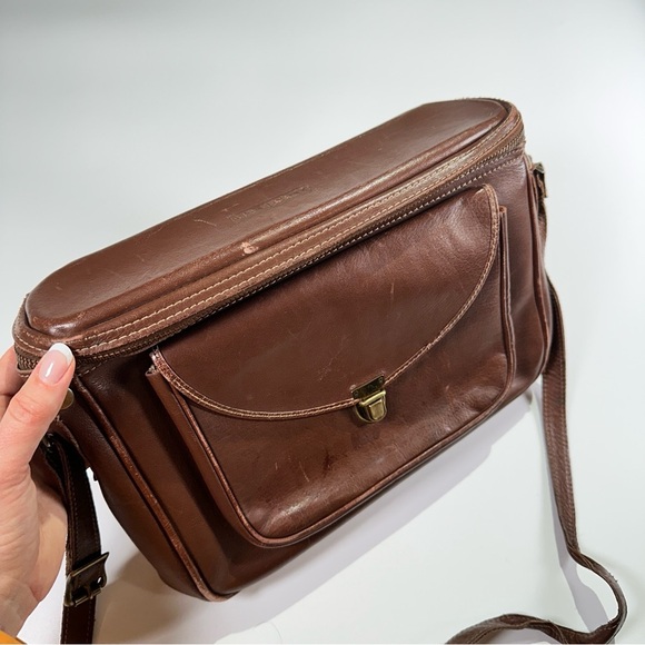 Hinson vintage leather crossbody bag top grain brass hardware - Picture 2 of 15